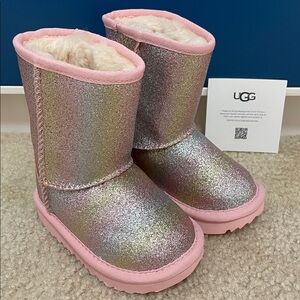 UGG NWT baby girl size 6 glitter sparkle boots with Pink Accents.